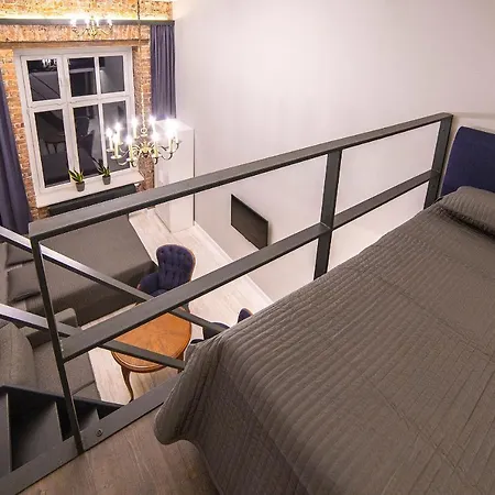 Hostel Moho L