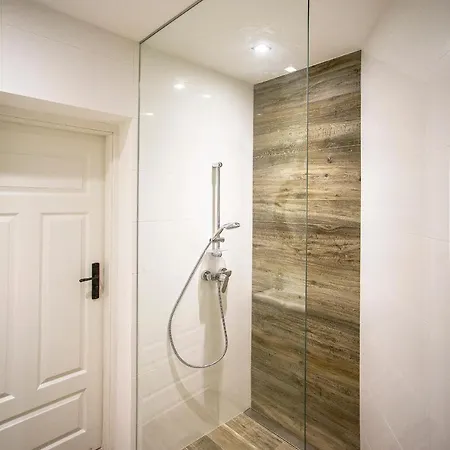 Хостел Moho L *