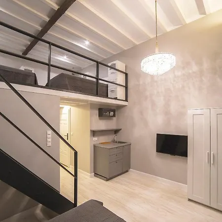 Moho L Хостел *