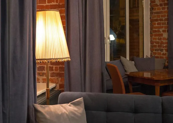 Moho L * فروتسواف