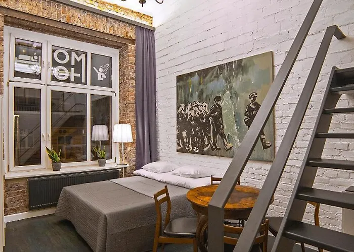 Moho L فروتسواف