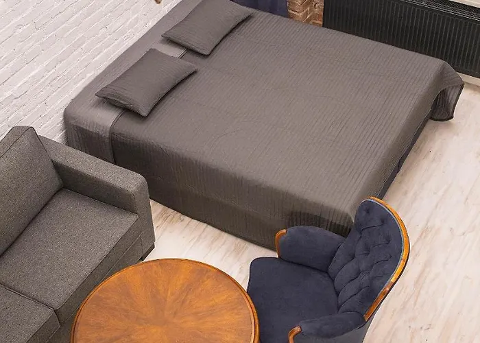 Moho L * فروتسواف