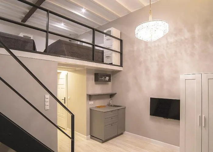 Moho L بيت شباب *