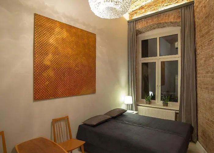 Moho L بيت شباب *