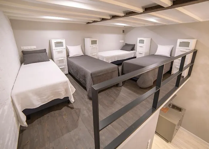 Moho L * فروتسواف