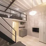 Moho L Hostal *