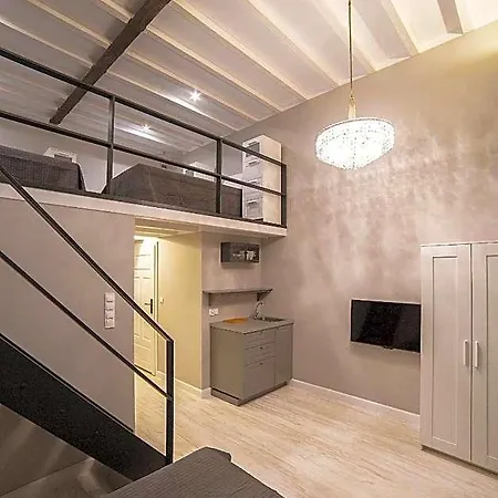 Hostel Moho L *