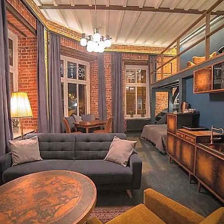 Moho L Hostel *