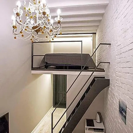 Moho L Hostel