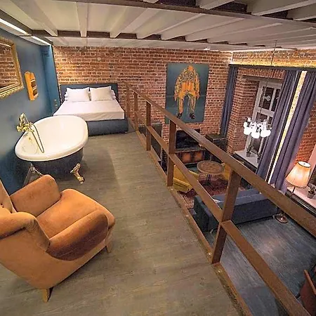 Hostel Moho L *